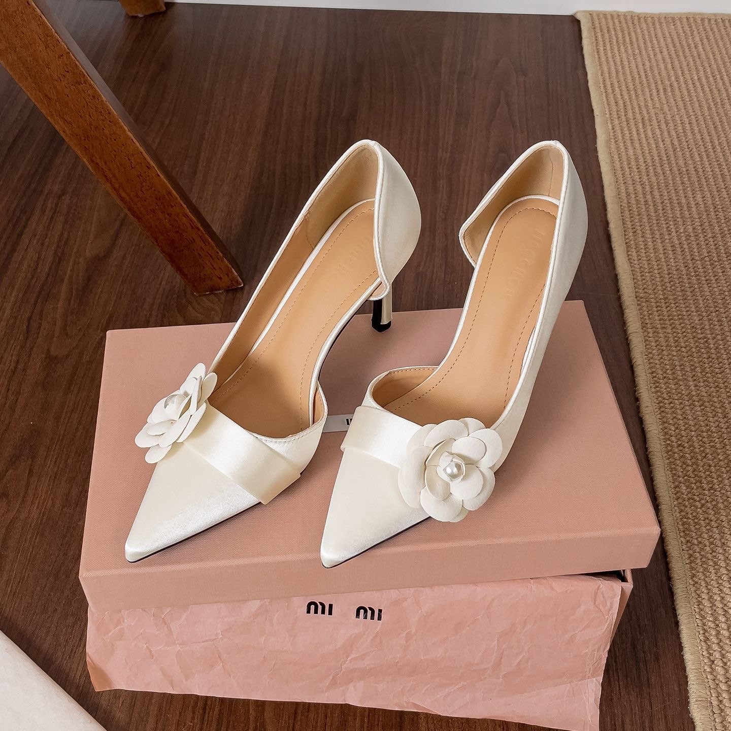 Satin Pointed Stiletto Pumps W - огляд і ціна Women Formal Wear On Sale