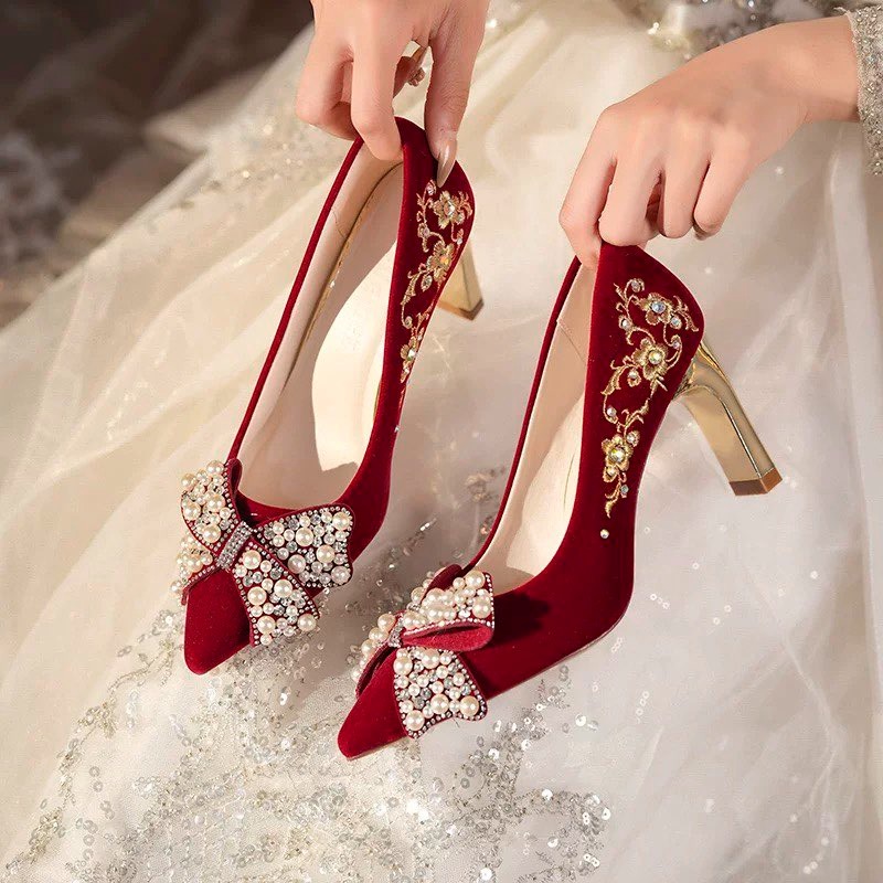 Embroidered Block Heel Single  - огляд і ціна Pump Heel Block
