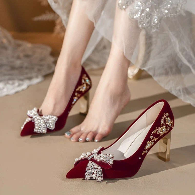 Embroidered Block Heel Single  - огляд і ціна Pump Heel Block